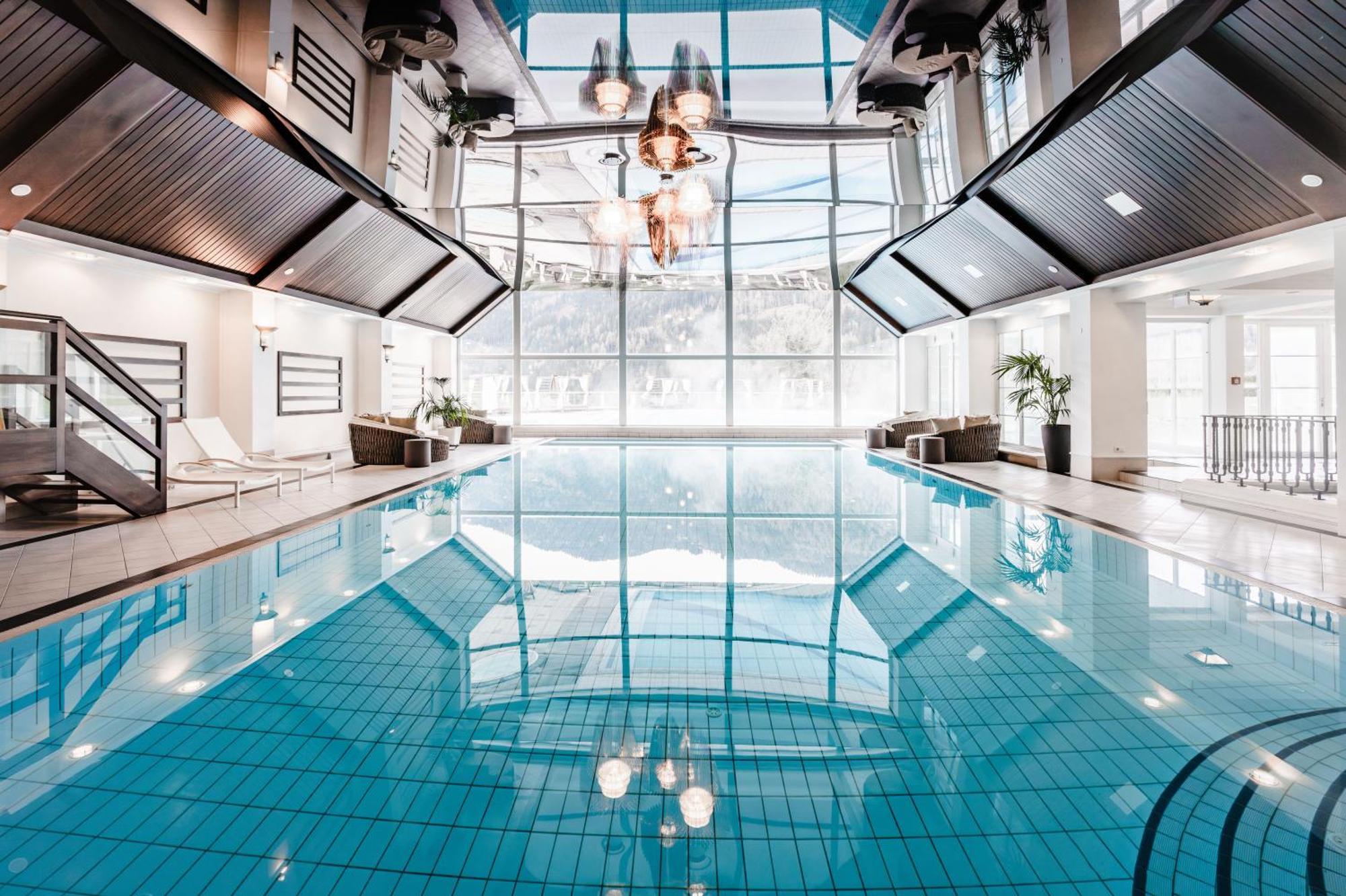 Imlauer Hotel Schloss Pichlarn Aigen im Ennstal Buitenkant foto The pool at the Hotel de la Paix