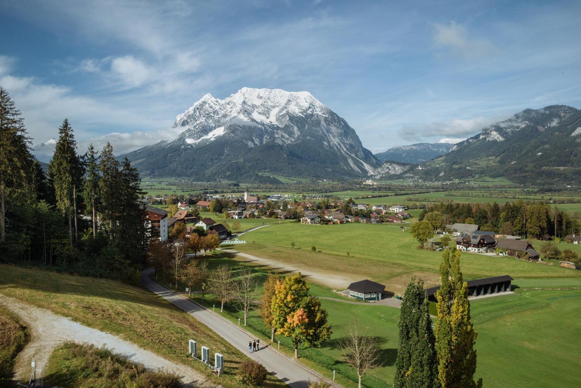 Imlauer Hotel Schloss Pichlarn Aigen im Ennstal Buitenkant foto The village of Walchsee with the Brandhorn